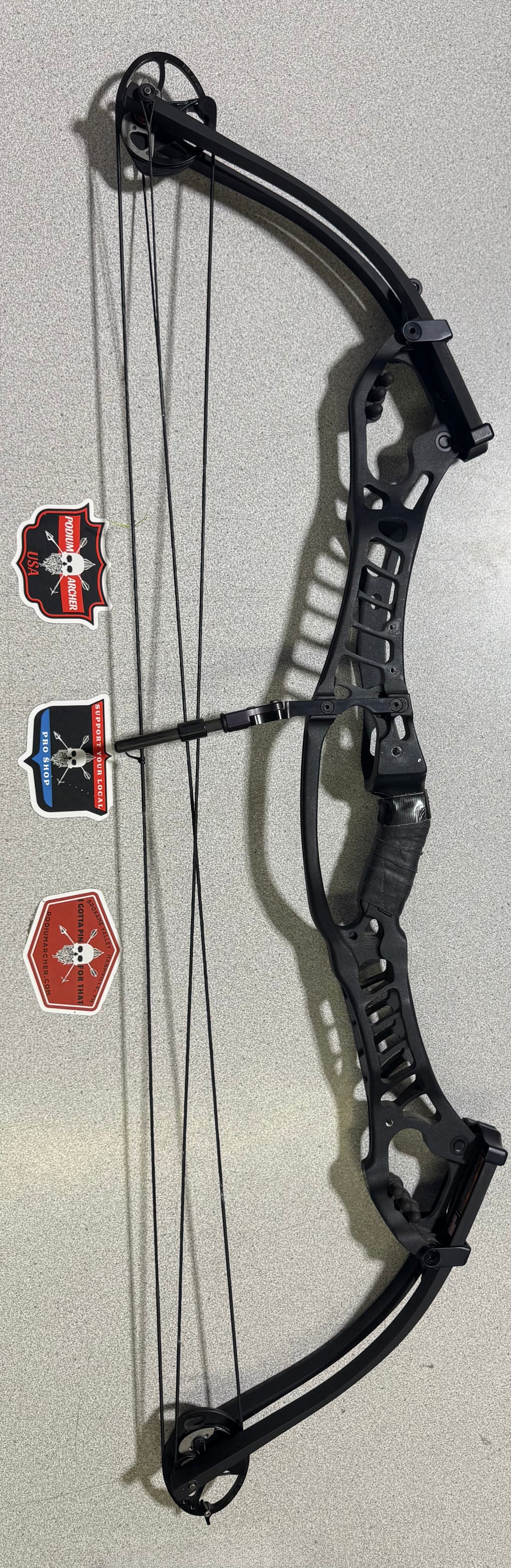 HOYT PODIUM X 40 - RH/BLACK/50 -7439- USED BOW