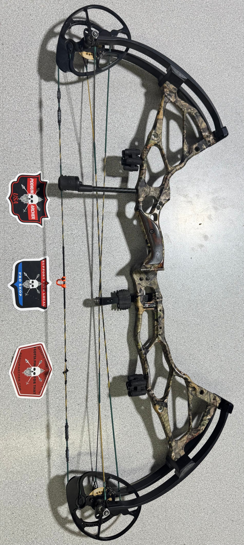 Bowtech BT-X 28 - RH/CAMO/70 -9192- USED BOW