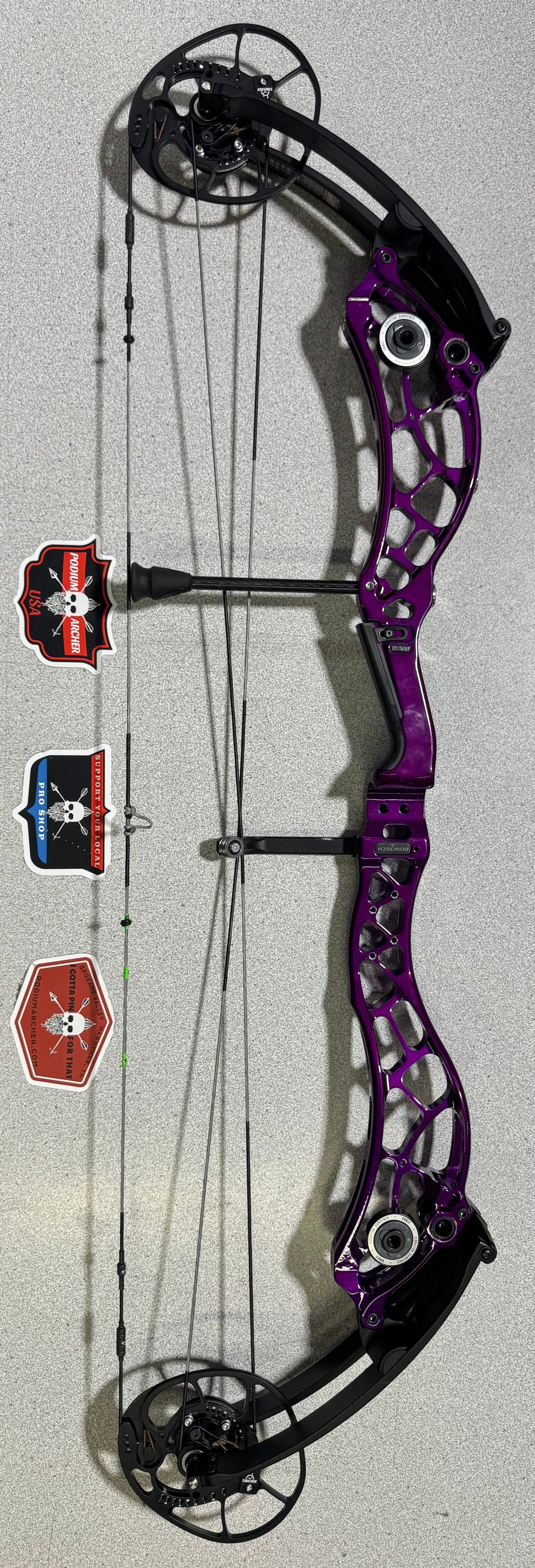 BOWTECH RECKONING GEN2 36 - RH/PURPLE/70 -7107- USED BOW