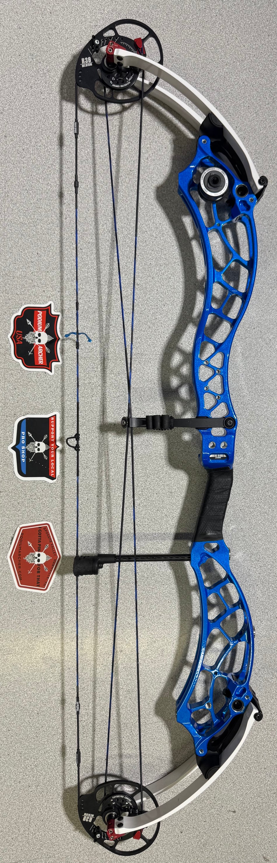 BOWTECH RECKONING GEN2 39 - RH/BLUE/50 -2696- USED BOW