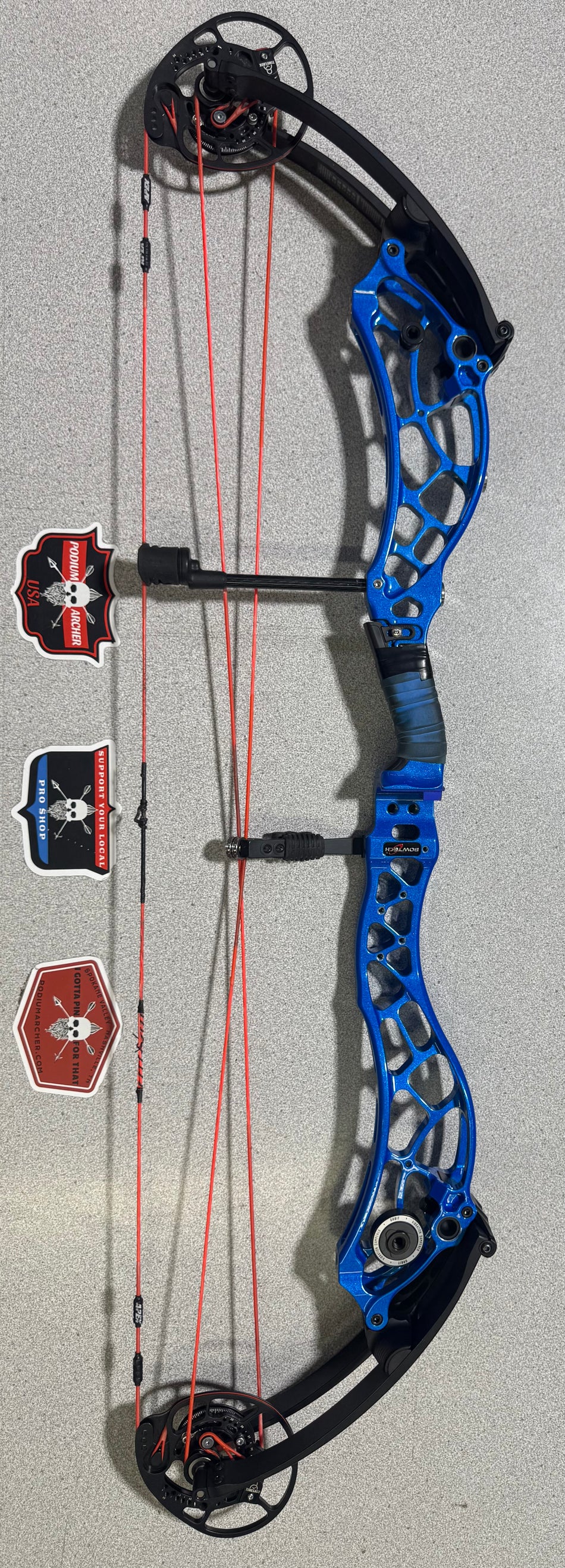 BOWTECH RECKONING GEN2 36 - RH/BLUE/70 -2745- USED BOW