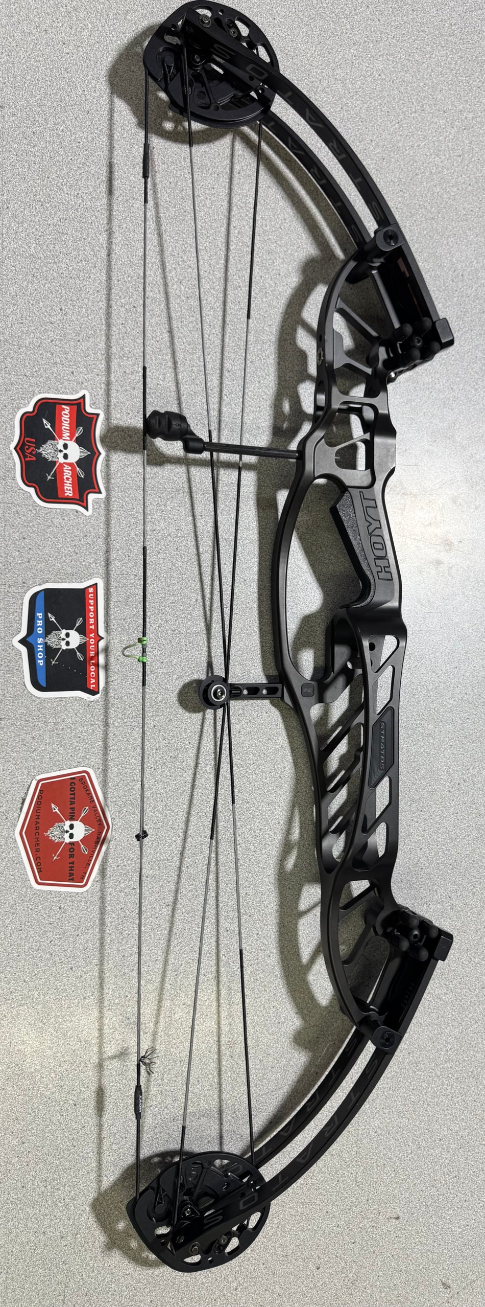 HOYT STRATOS 36 - RH/GUNMETAL/60 - 4481 - USED BOW