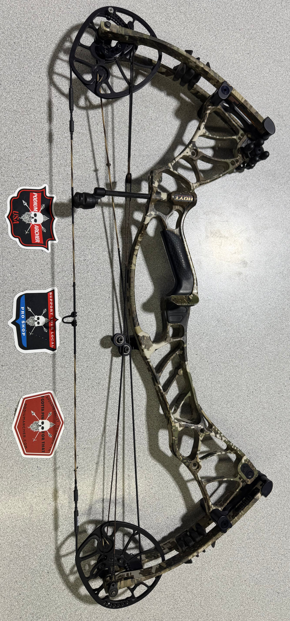 HOYT HELIX  - RH/SUBALPINE/70 -3385- USED BOW