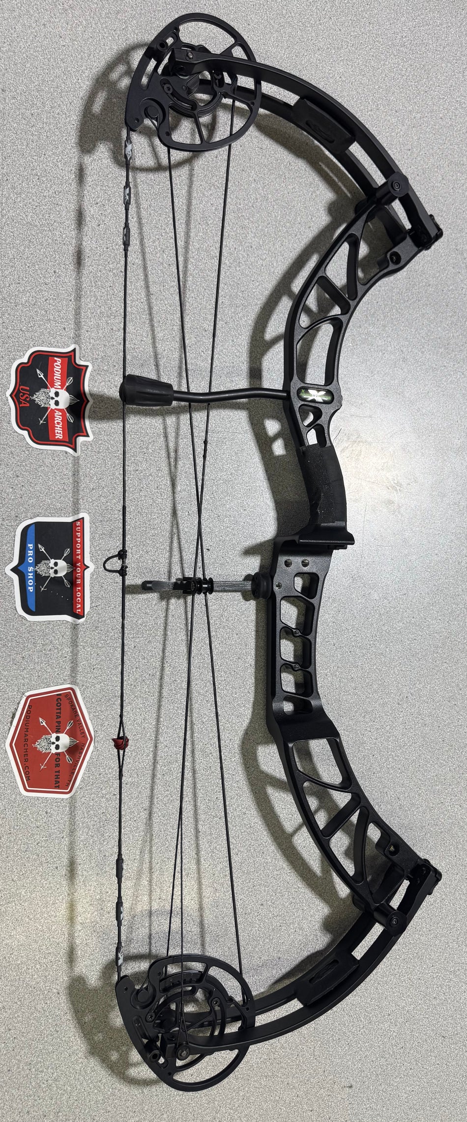 XPEDITION MOUNTAINEER RH/BLACK/70 -0972- USED BOW