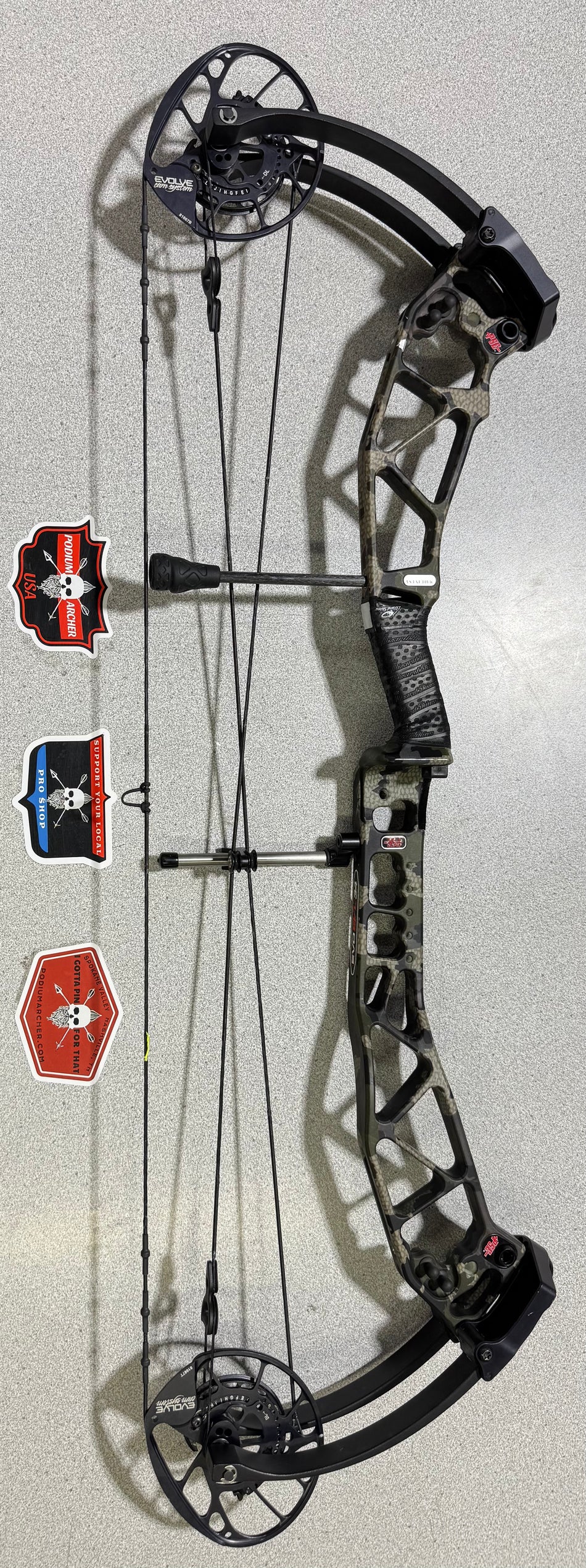 PSE EVO EVL 34 - RH/KUIU/70 - 0608 - USED BOW