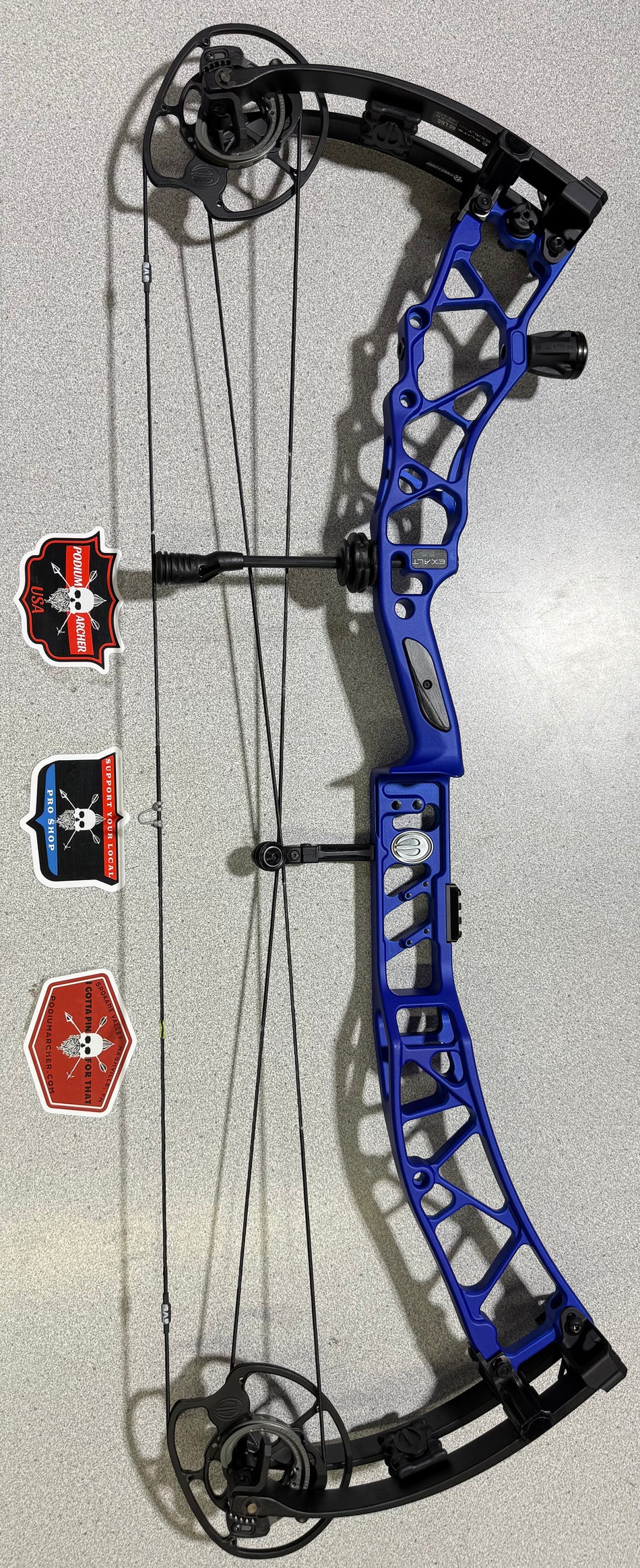 ELITE EXALT 35 - RH/BLUE/70 -8357- USED BOW