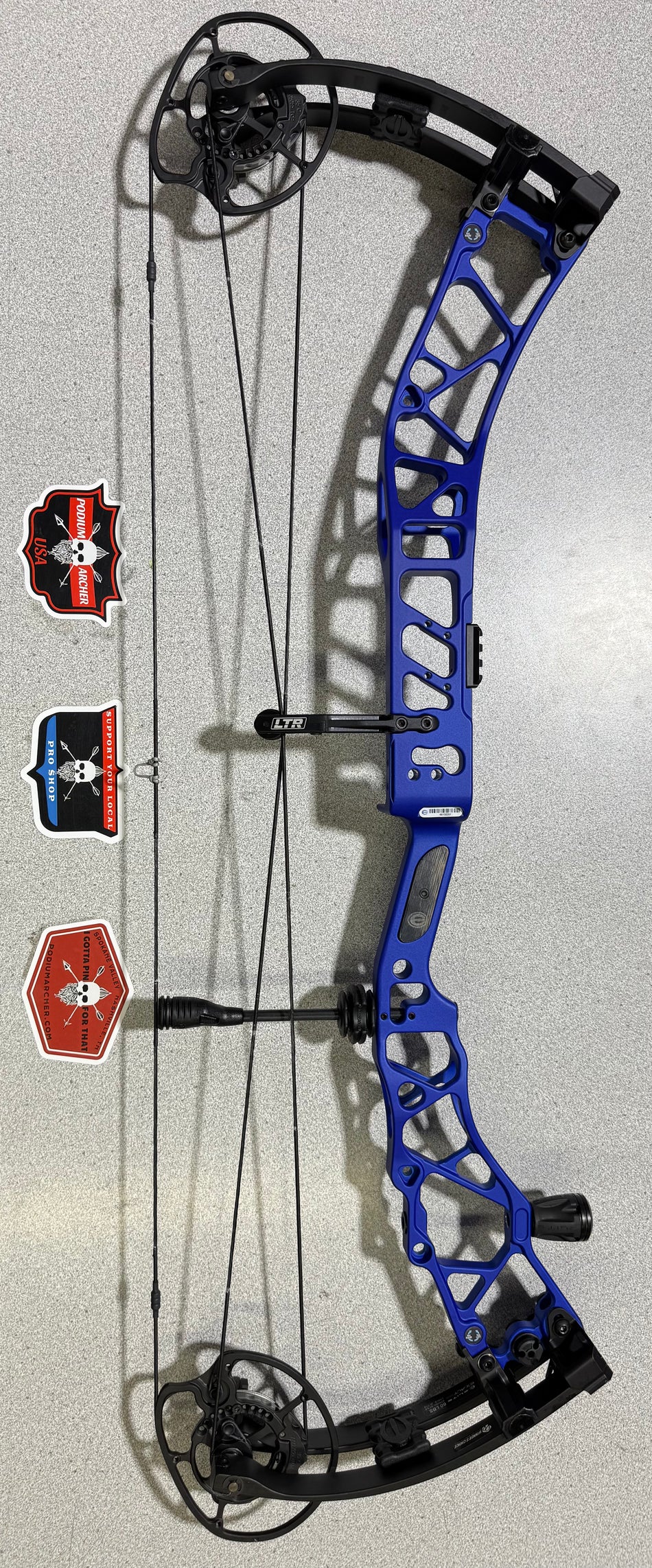 ELITE EXALT 35 - RH/BLUE/70 -8357- USED BOW