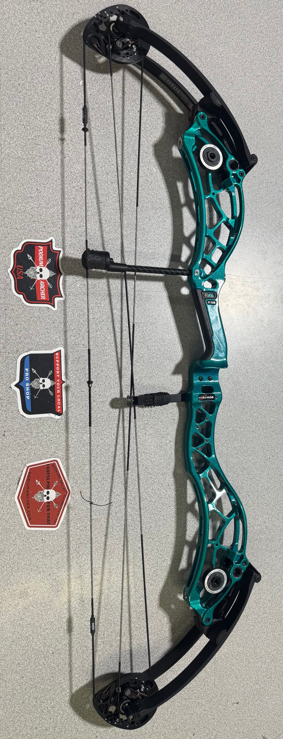 BOWTECH RECKONING GEN2 SD - RH/TURQUOISE/50 -3959- USED BOW