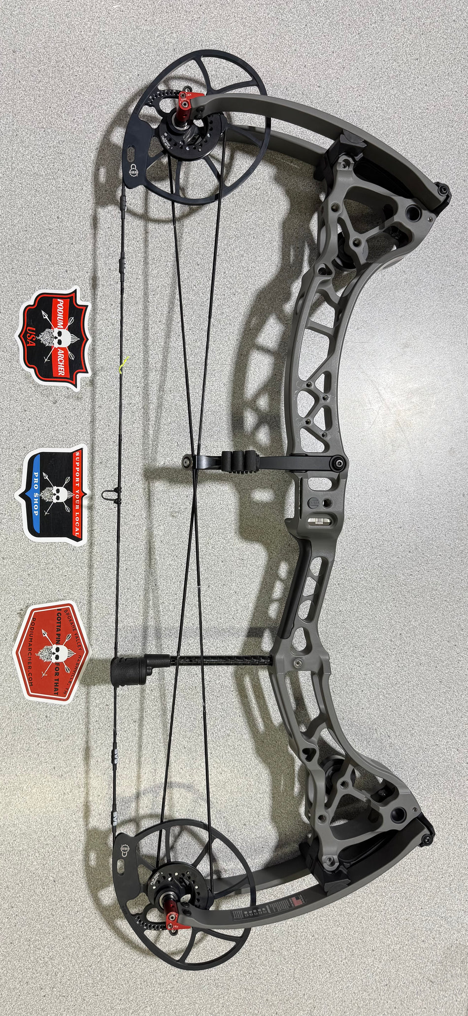 BOWTECH CP28 - RH/GREY/70 - 9056 - USED BOW