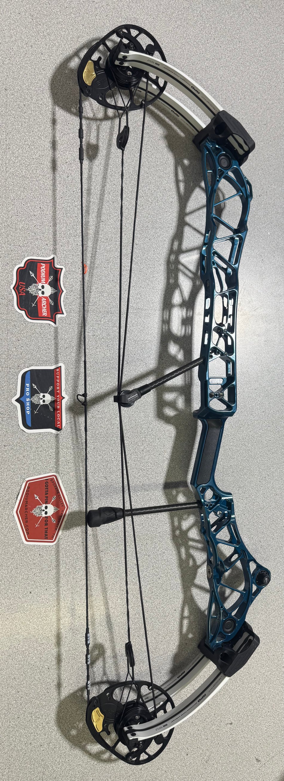 MATHEWS TITLE 36 GEN 2 - RH/TEAL/70 -1980- USED BOW