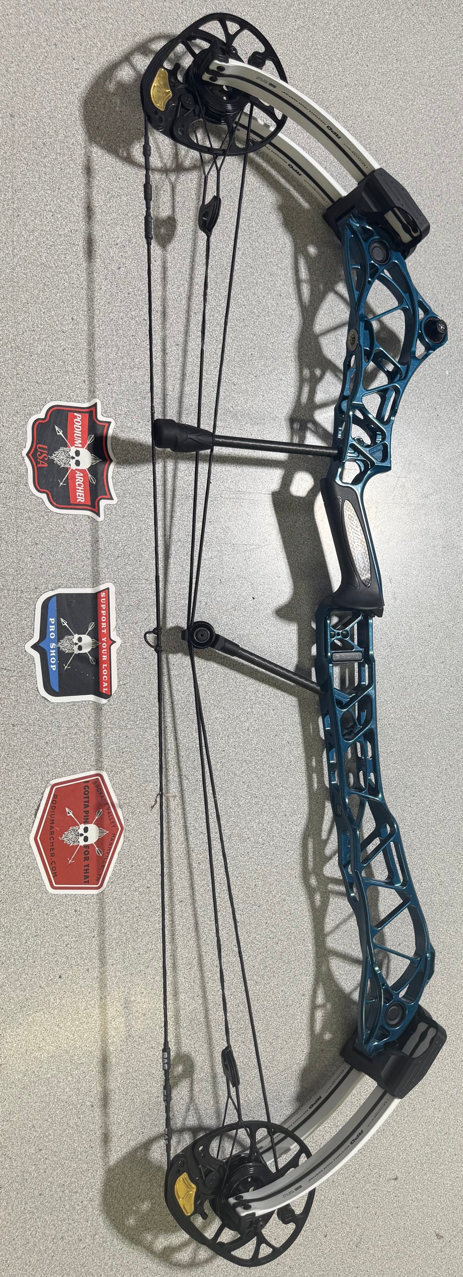 MATHEWS TITLE 36 GEN 1 - RH/TEAL/70 -2581- USED BOW