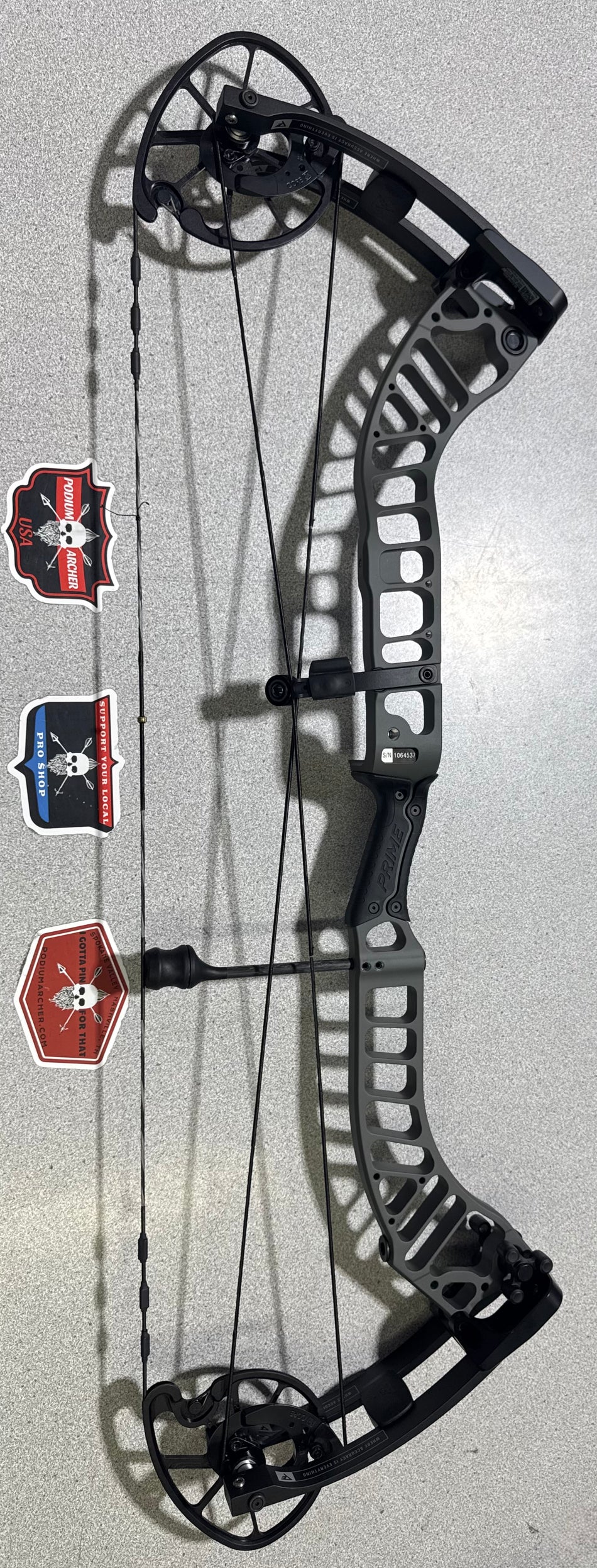 PRIME RONAN RH/GREY-BLACK/70 -4537- USED BOW