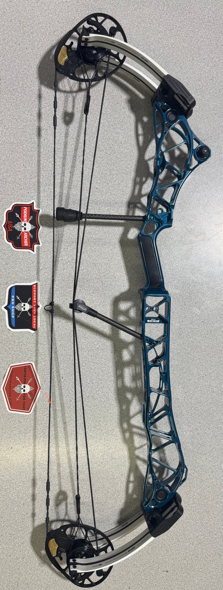 MATHEWS TITLE 36 - LH/BLUE/70 -7382- USED BOW
