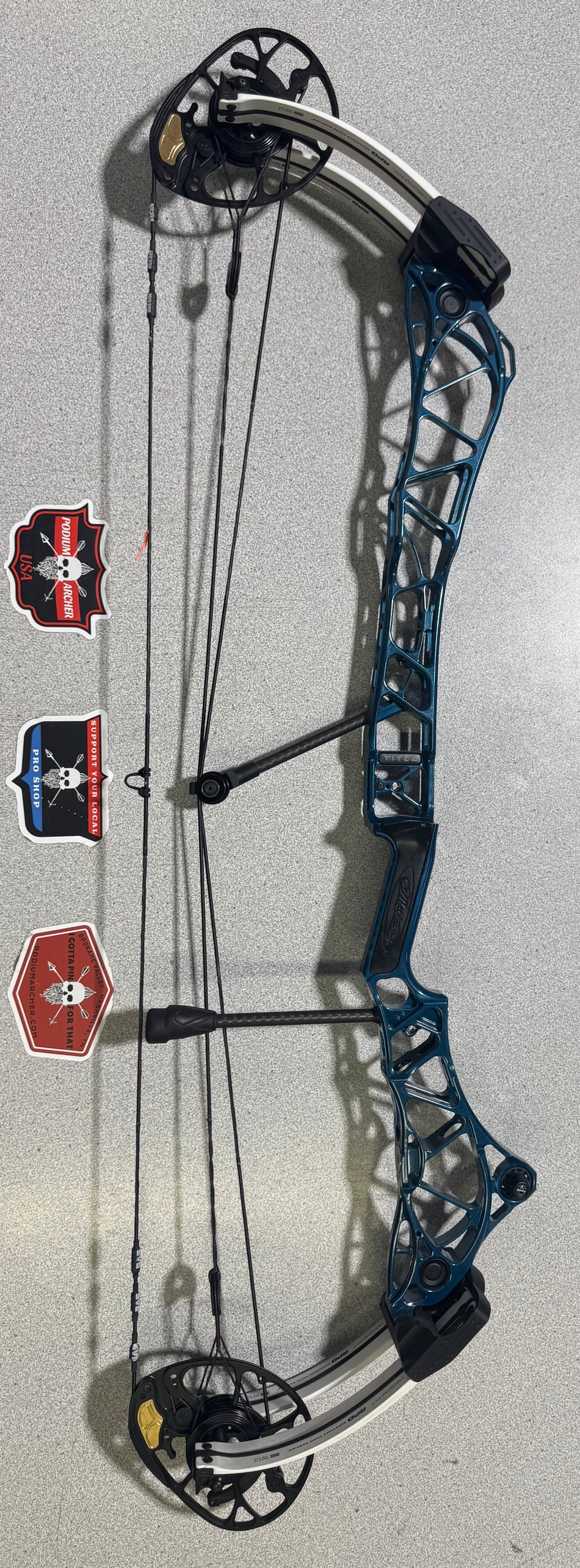 MATHEWS TITLE 36 - LH/BLUE/70 -7382- USED BOW