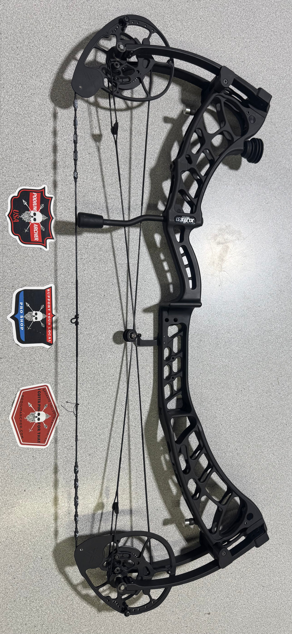 XPEDITION XLITE31 RH/BLACK/80 - 0147 - USED BOW