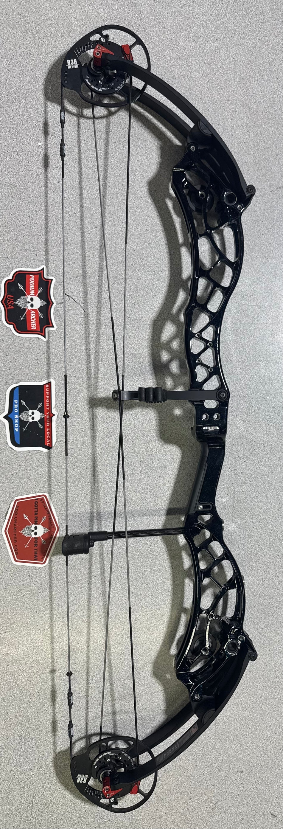 BOWTECH RECKONING GEN2 36 - RH/BLUE/60 -5392- USED BOW