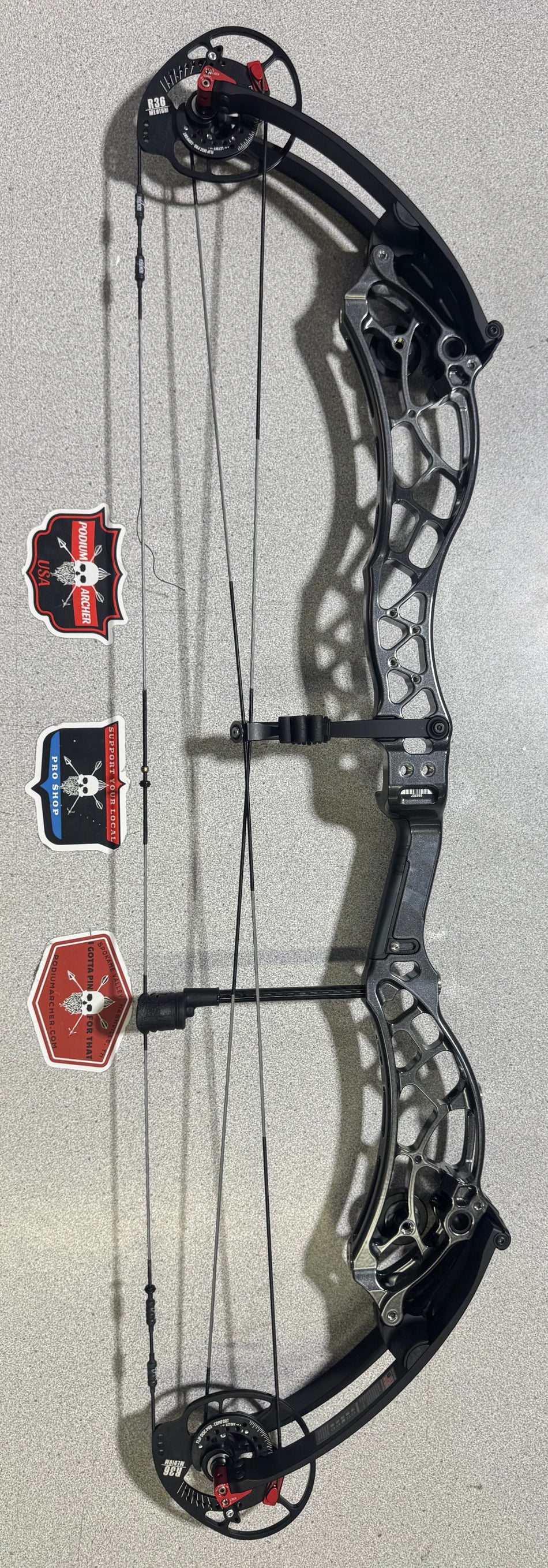 BOWTECH RECKONING GEN2 36 - RH/SILVER/60 -2395- USED BOW
