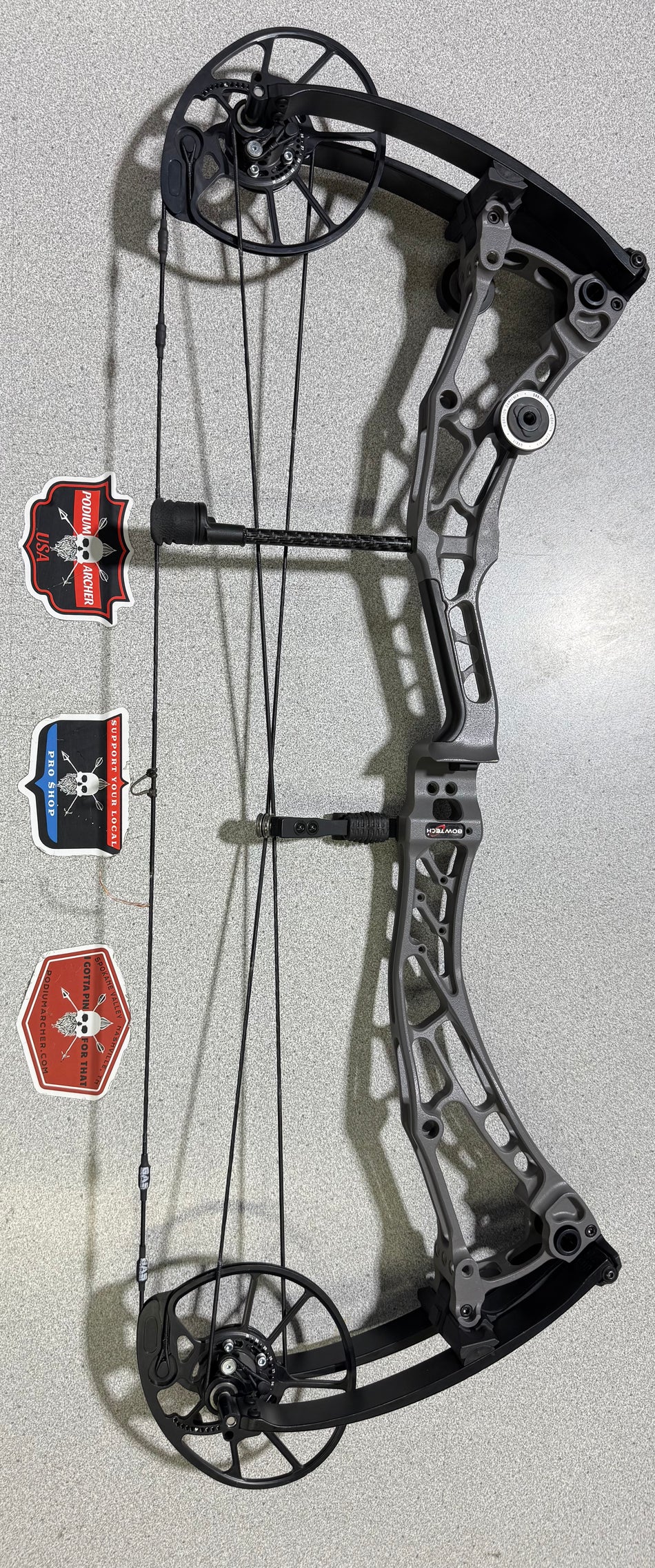 BOWTECH SOLUTION SS - RH/GREY/70 -1865- USED BOW