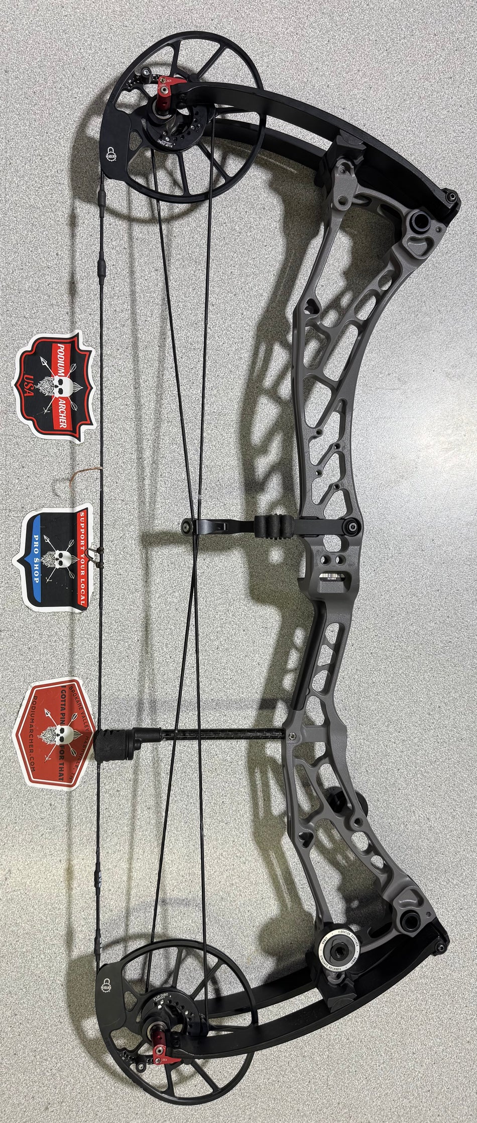 BOWTECH SOLUTION SS - RH/GREY/70 -1865- USED BOW