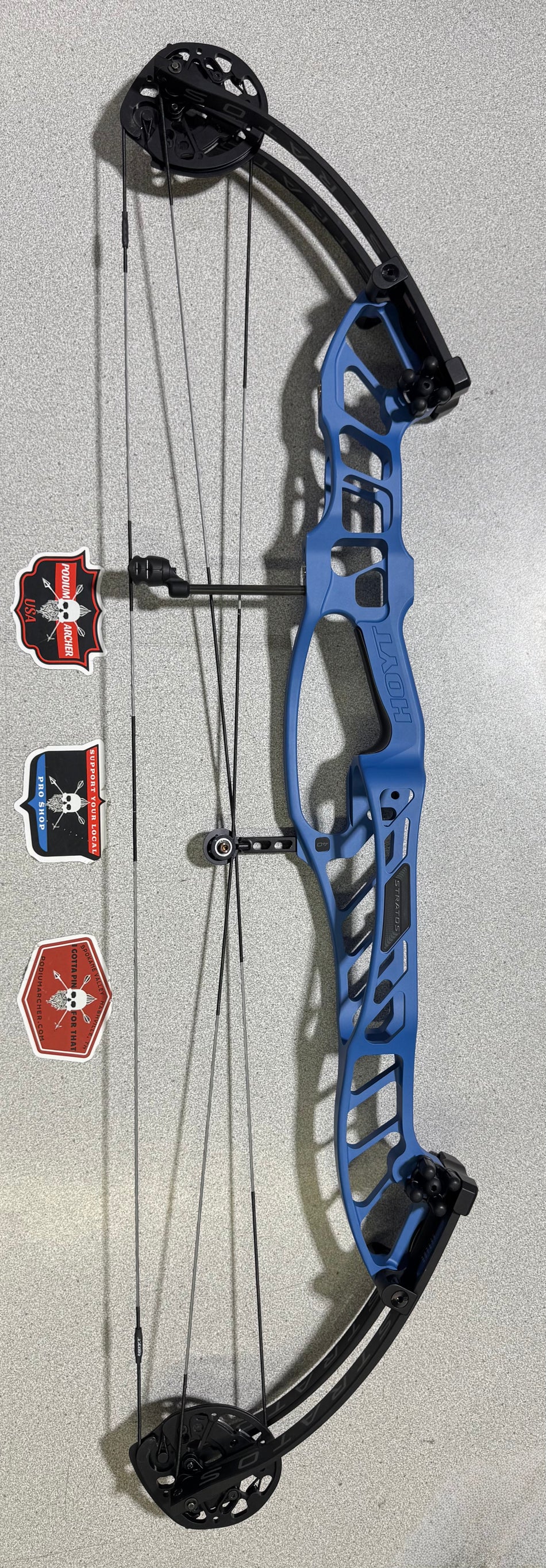 HOYT STRATOS 40 - RH/BLUE/60 - 8414 - USED BOW