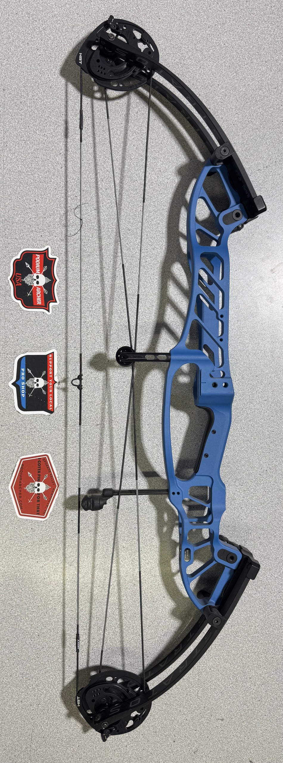 HOYT STRATOS 36 - RH/BLUE/60 - 6508 - USED BOW