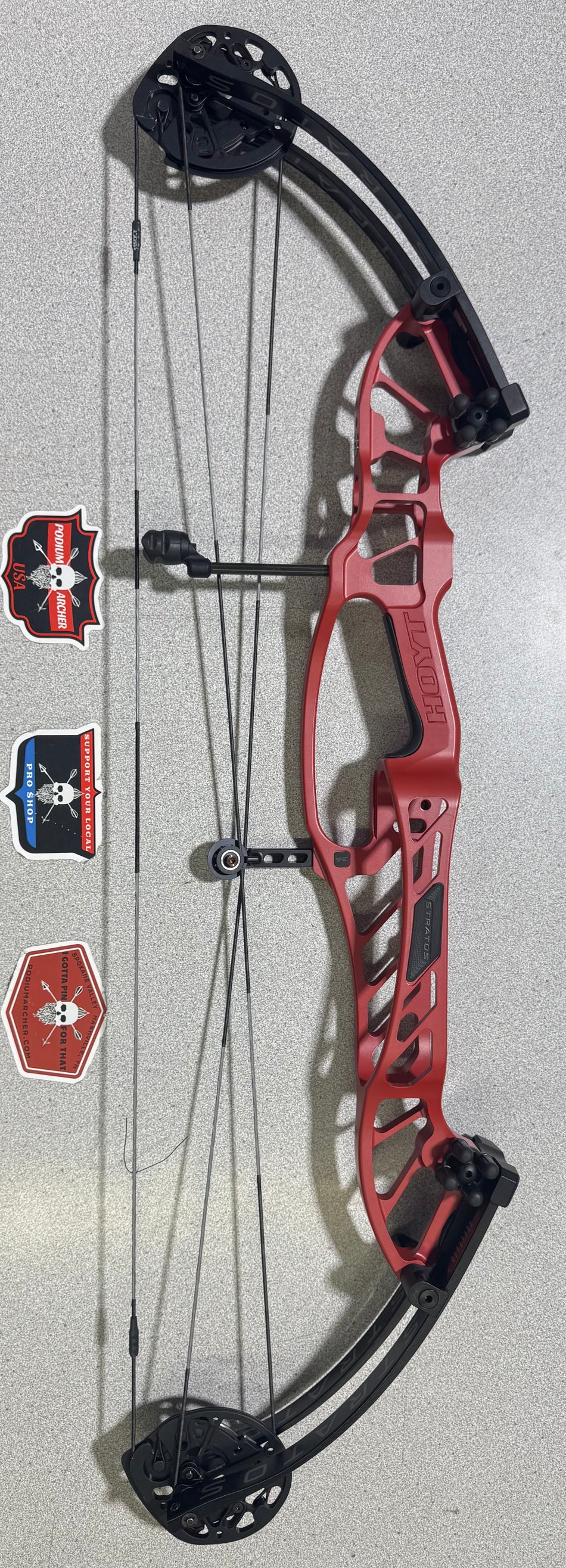HOYT STRATOS 36 - RH/RED/60 - 8408 - USED BOW