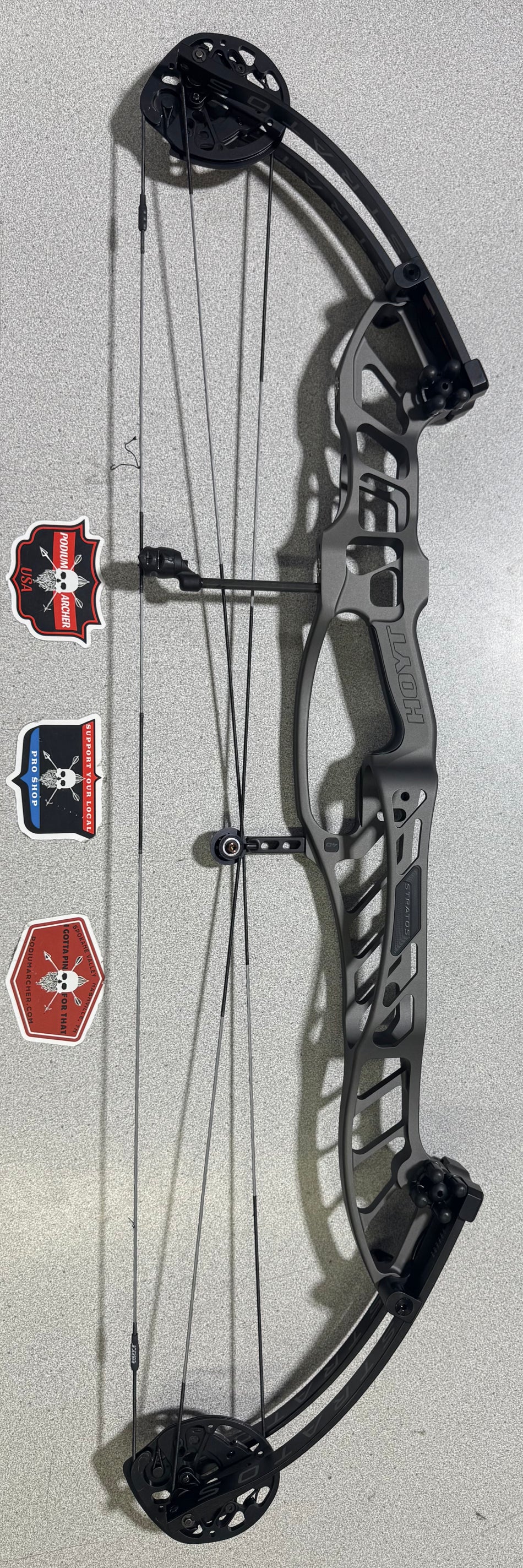HOYT STRATOS 40 - RH/GRAY/55 - 8404 - USED BOW