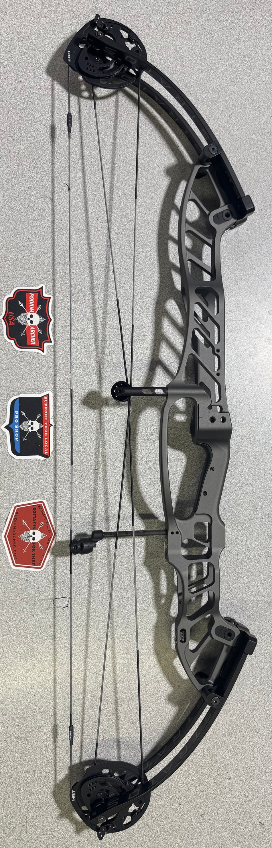 HOYT STRATOS 40 - RH/GRAY/55 - 8404 - USED BOW