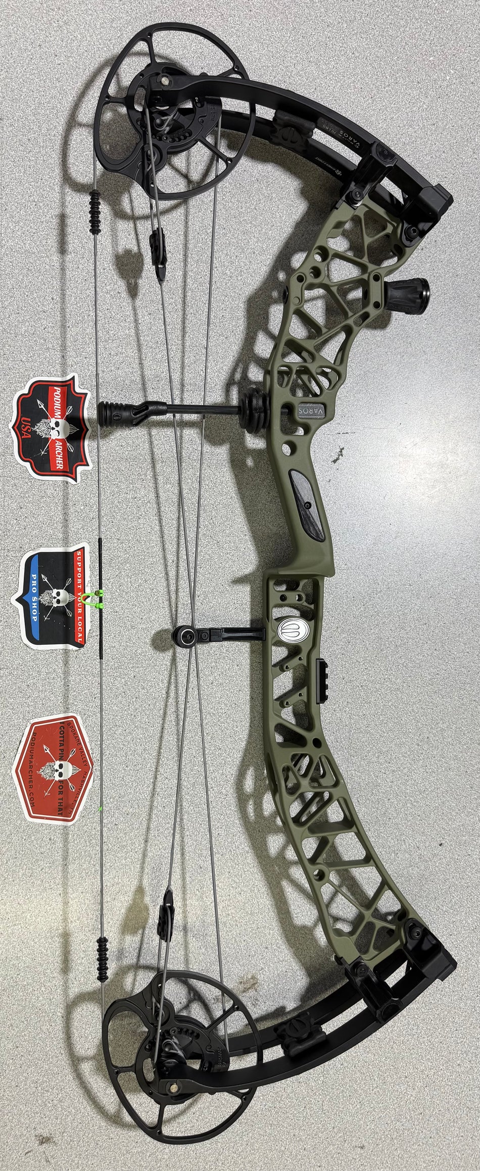 ELITE VAROS - RH/GREEN/70 -8770- USED BOW