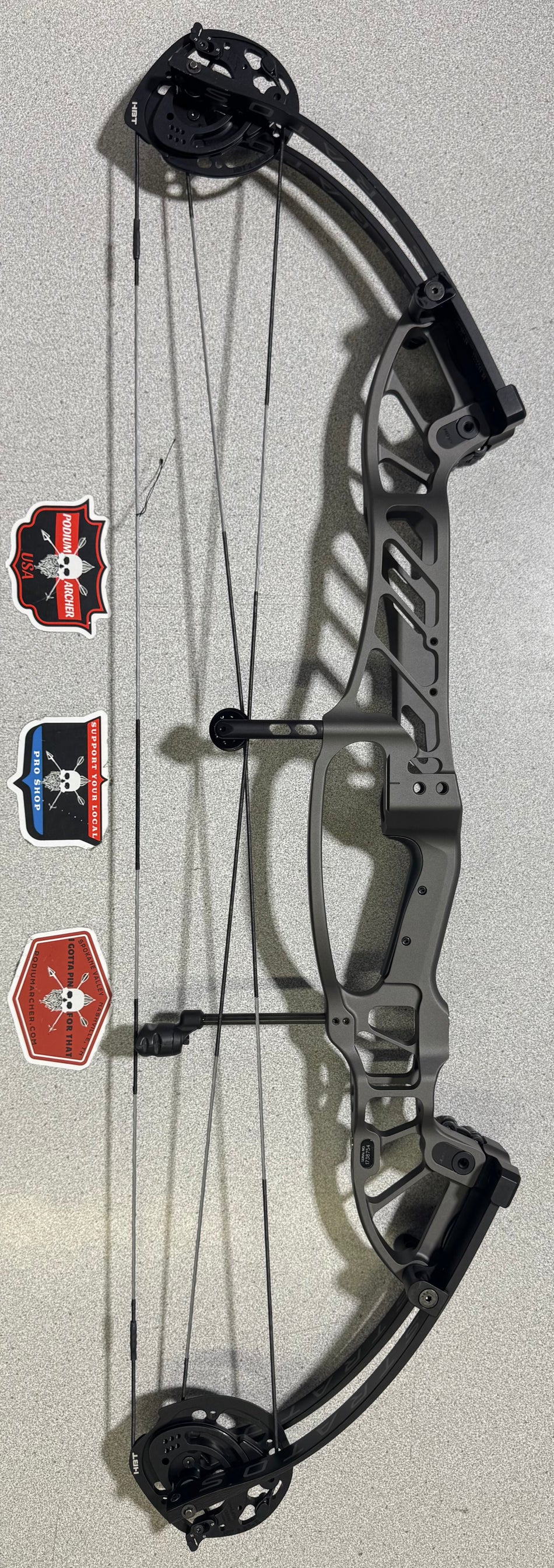 HOYT STRATOS 36 - RH/GRAY/55 - 8754 - USED BOW