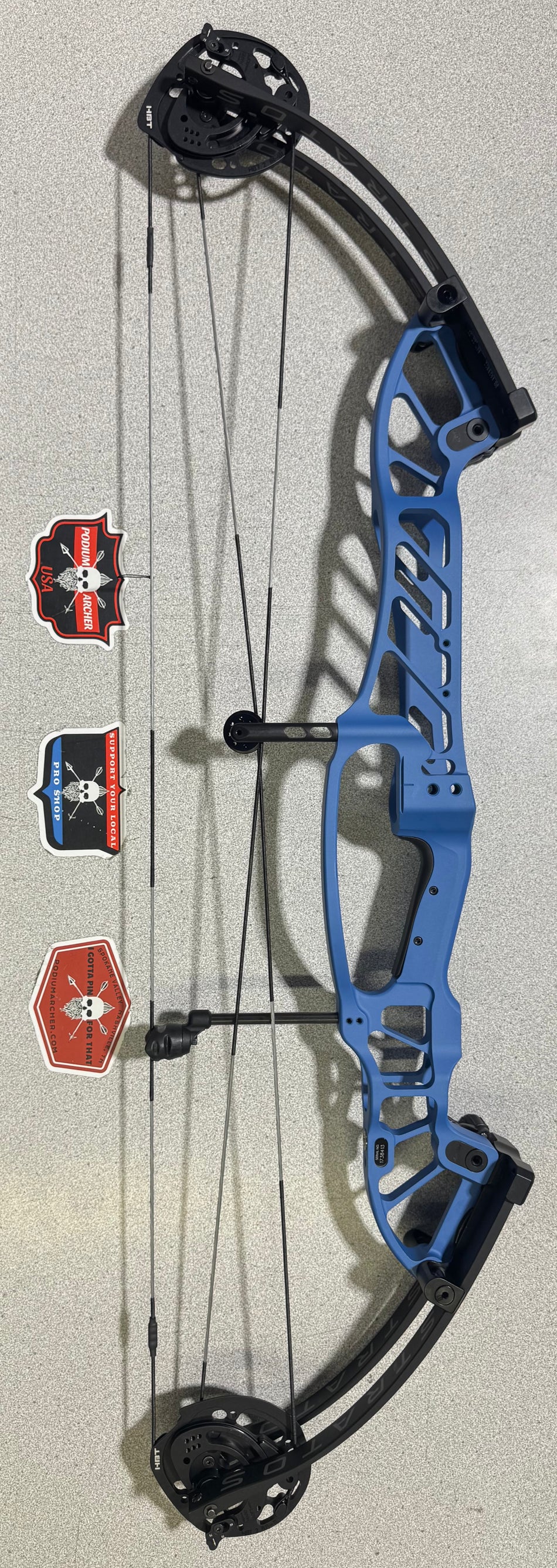 HOYT STRATOS 36 - RH/BLUE/60 - 8413 - USED BOW
