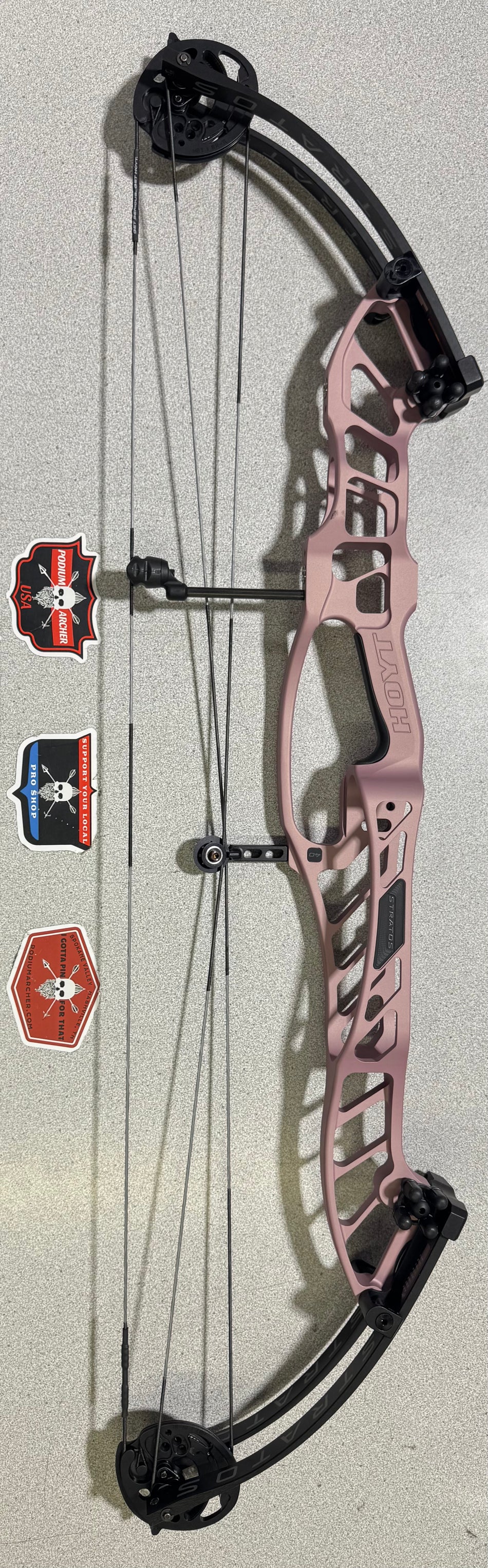 HOYT STRATOS 40 - RH/PINK/60 - 8878 - USED BOW