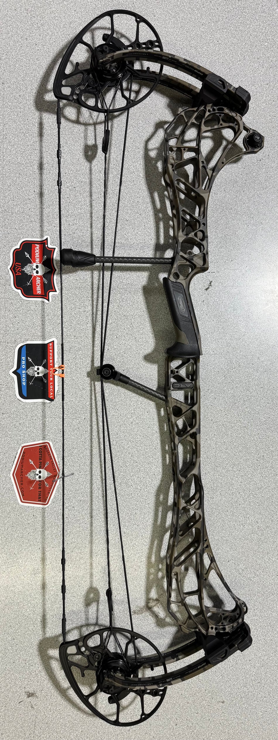 MATHEWS ARC 34 - RH/BOTTOMLANDS/80 -3937- USED BOW