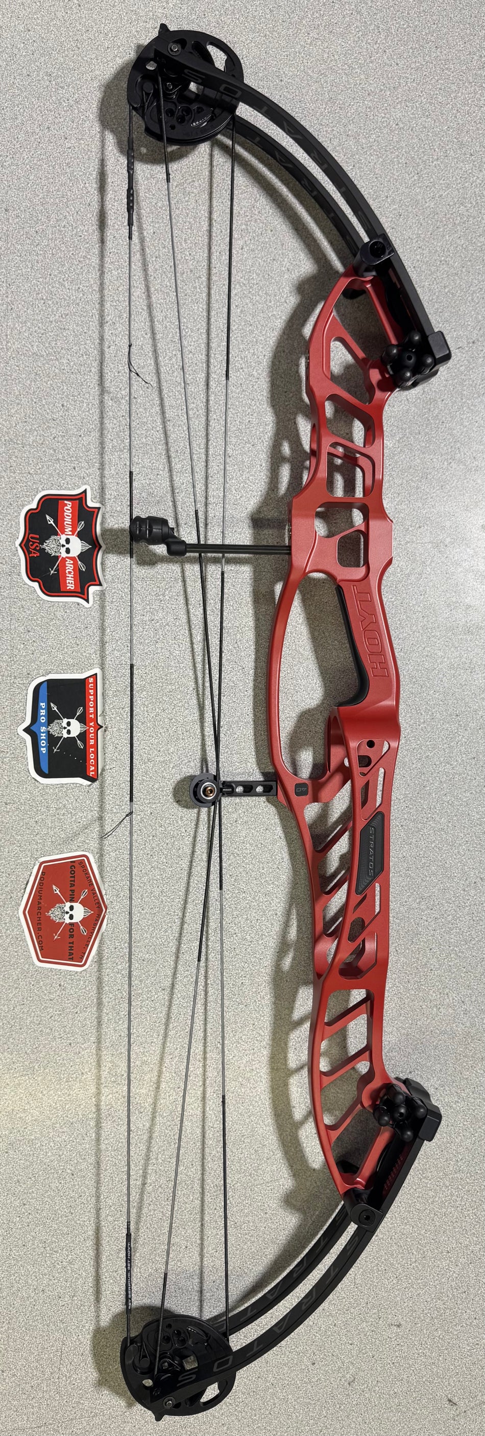 HOYT STRATOS 40 - RH/RED/60 - 0199 - USED BOW