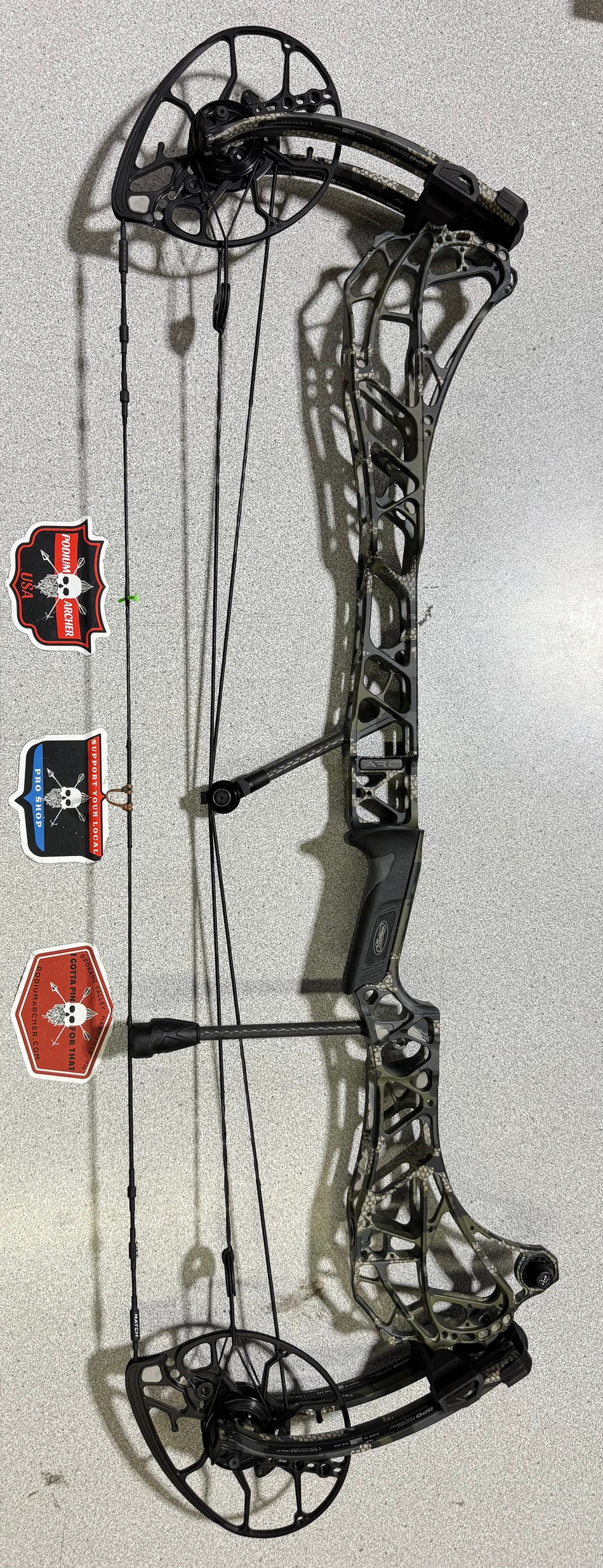 MATHEWS ARC 34 - RH/KUIU/80 -3512- USED BOW