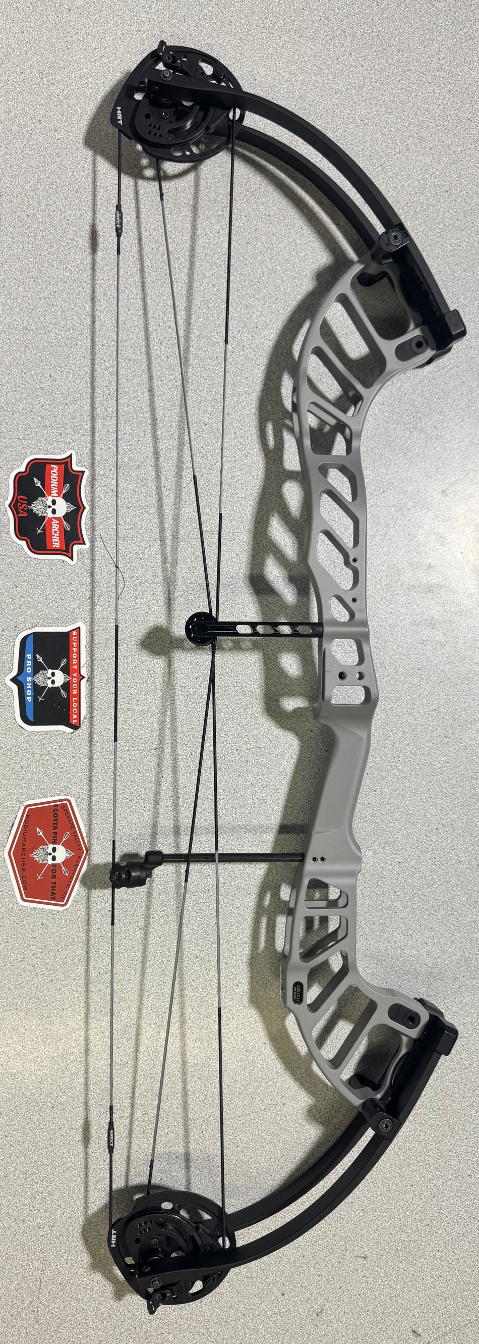 HOYT ALTUS 38 - RH/GRAY/55 - 7327 - USED BOW