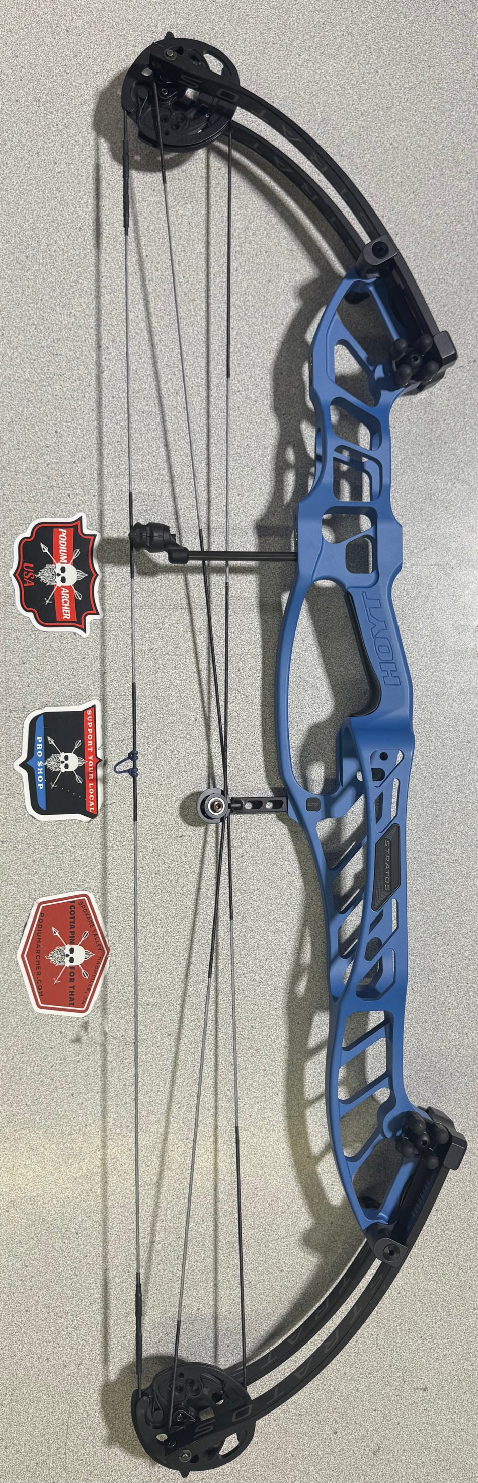 HOYT STRATOS 40 - RH/BLUE/60 - 6470 - USED BOW