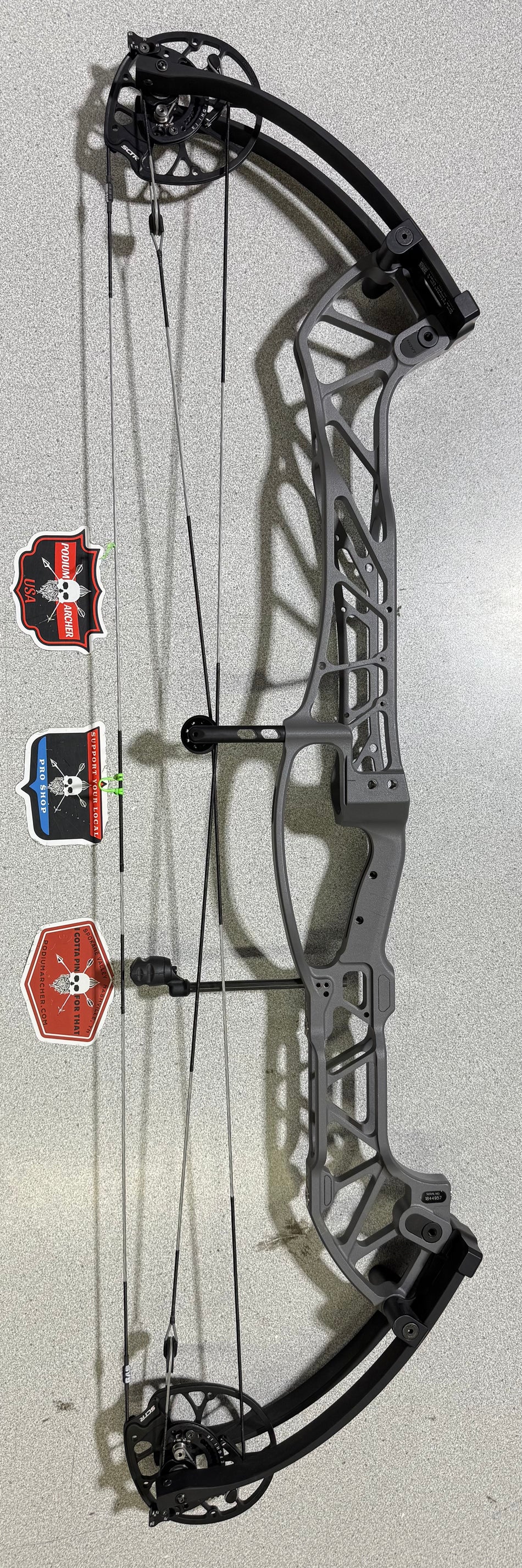 HOYT CONCEPT X 40 - RH/GREY/60 - 4957 - USED BOW
