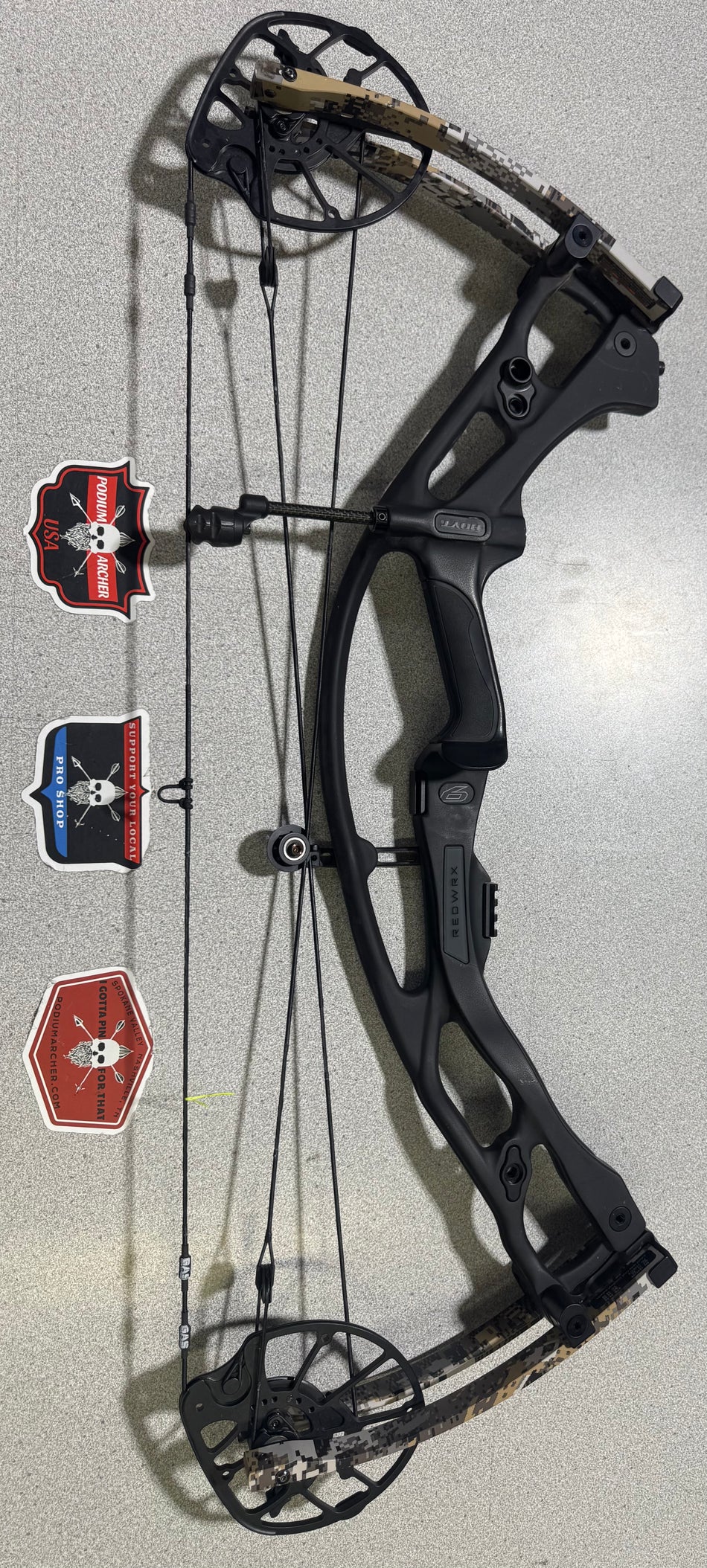HOYT RX9 - RH/BLACK/80 -4208- USED BOW