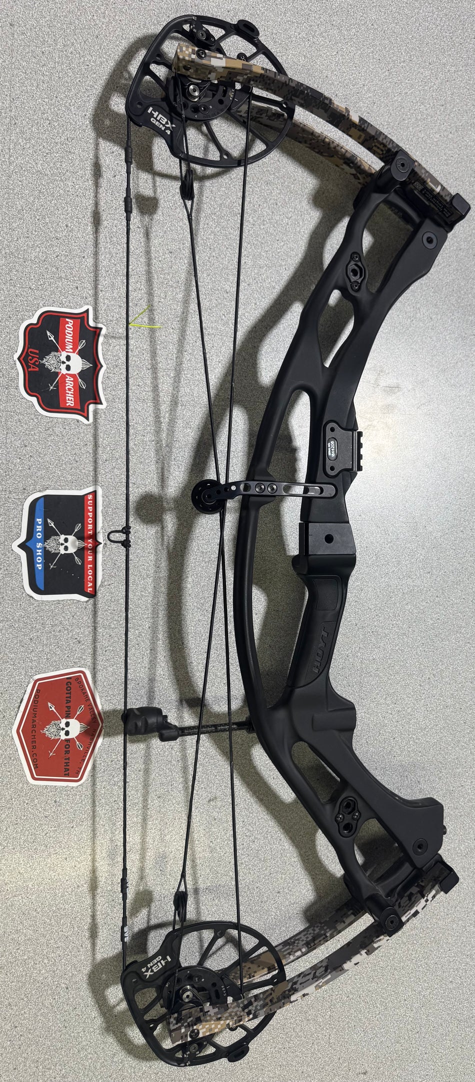 HOYT RX9 - RH/BLACK/80 -4208- USED BOW