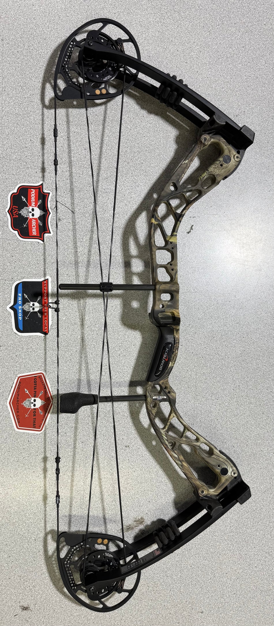 BOWTECH AMPLIFY - RH/CAMO/70 -3047- USED BOW