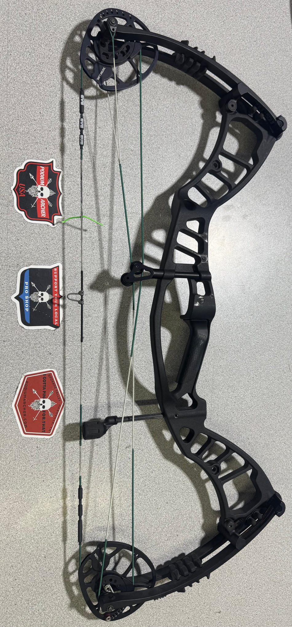 HOYT NITRIX - RH/BLACK/70- 0215 - 1 - USED