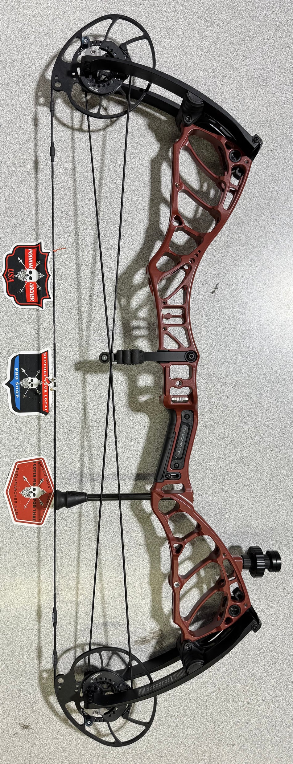 BOWTECH ALLIANCE 33 - RH/RED/70 -7325- USED BOW