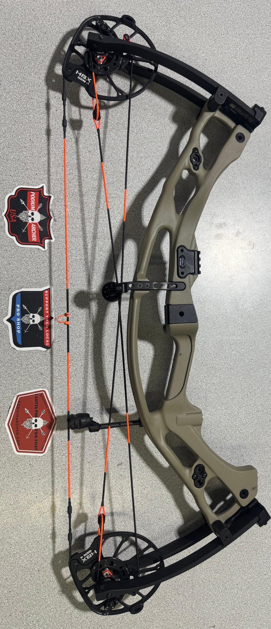 HOYT RX10 - RH/SANDSTORM/65-8650- USED BOW