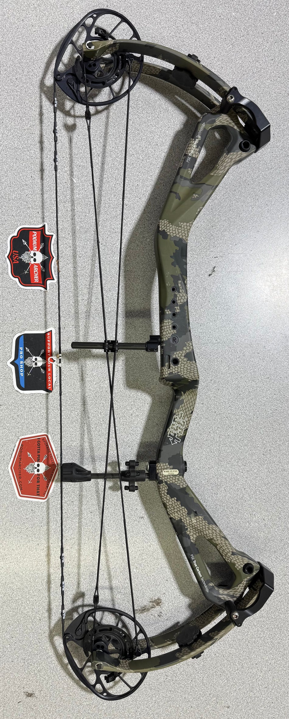 PSE Stealth Carbon Air 33 - RH/KUIU/70 -5854- USED BOW