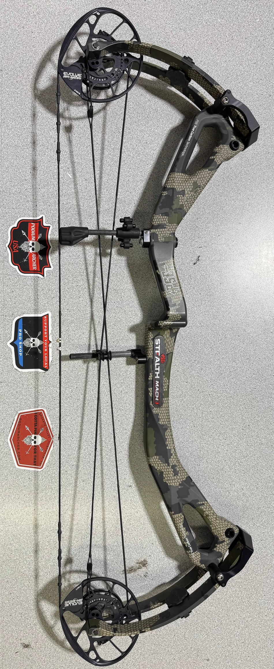 PSE Stealth Carbon Air 33 - RH/KUIU/70 -5854- USED BOW