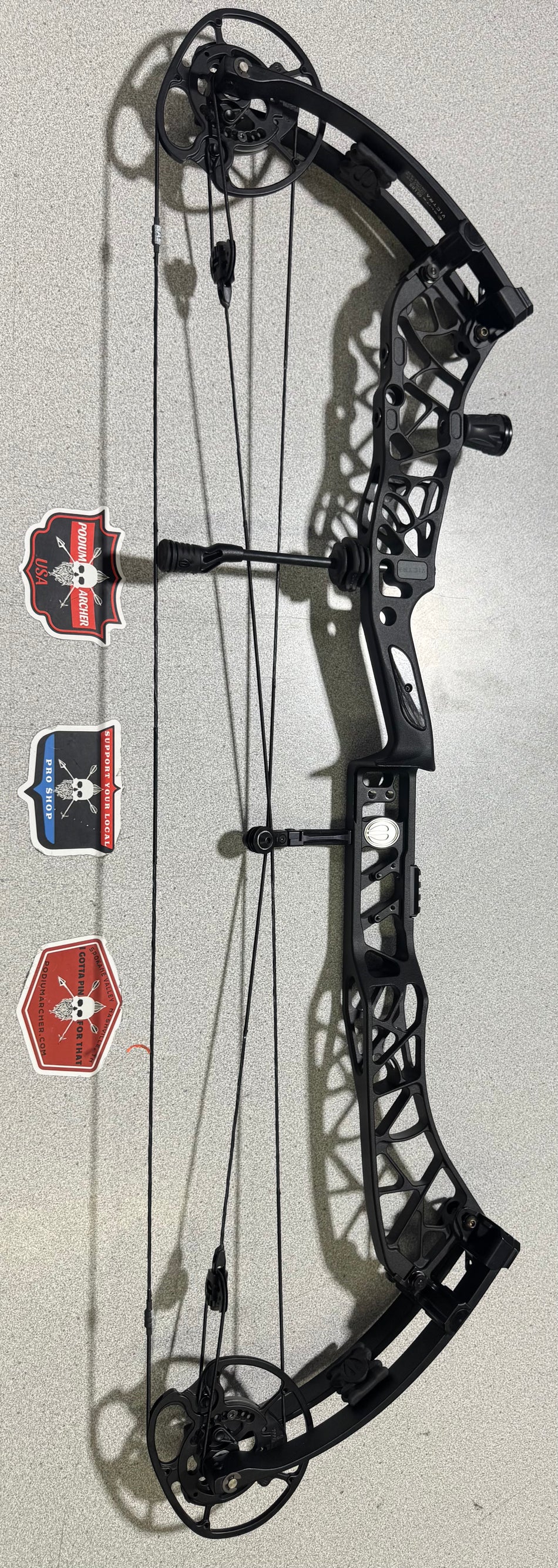 ELITE VICTRA - RH/BLACK/65 - 1887 - USED BOW