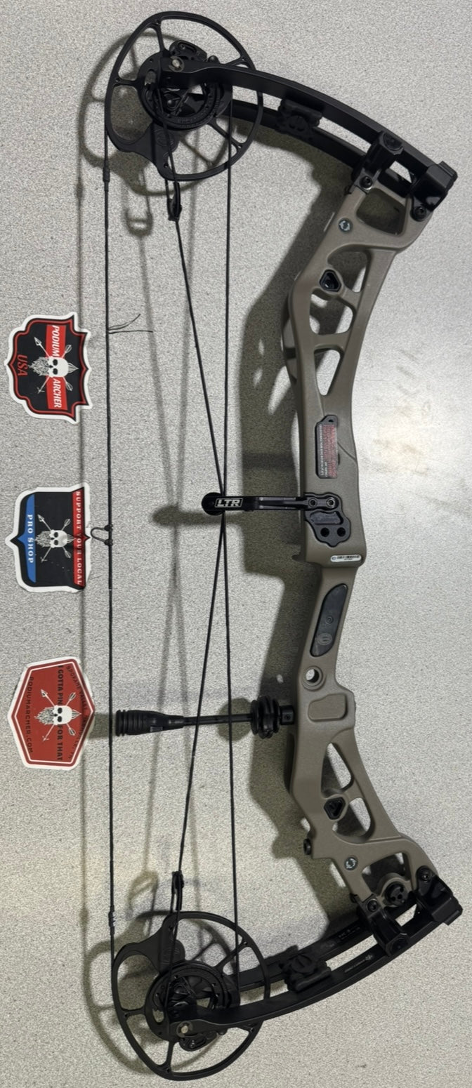 ELITE CARBON EON - RH/GRAY/70 -9984- USED BOW