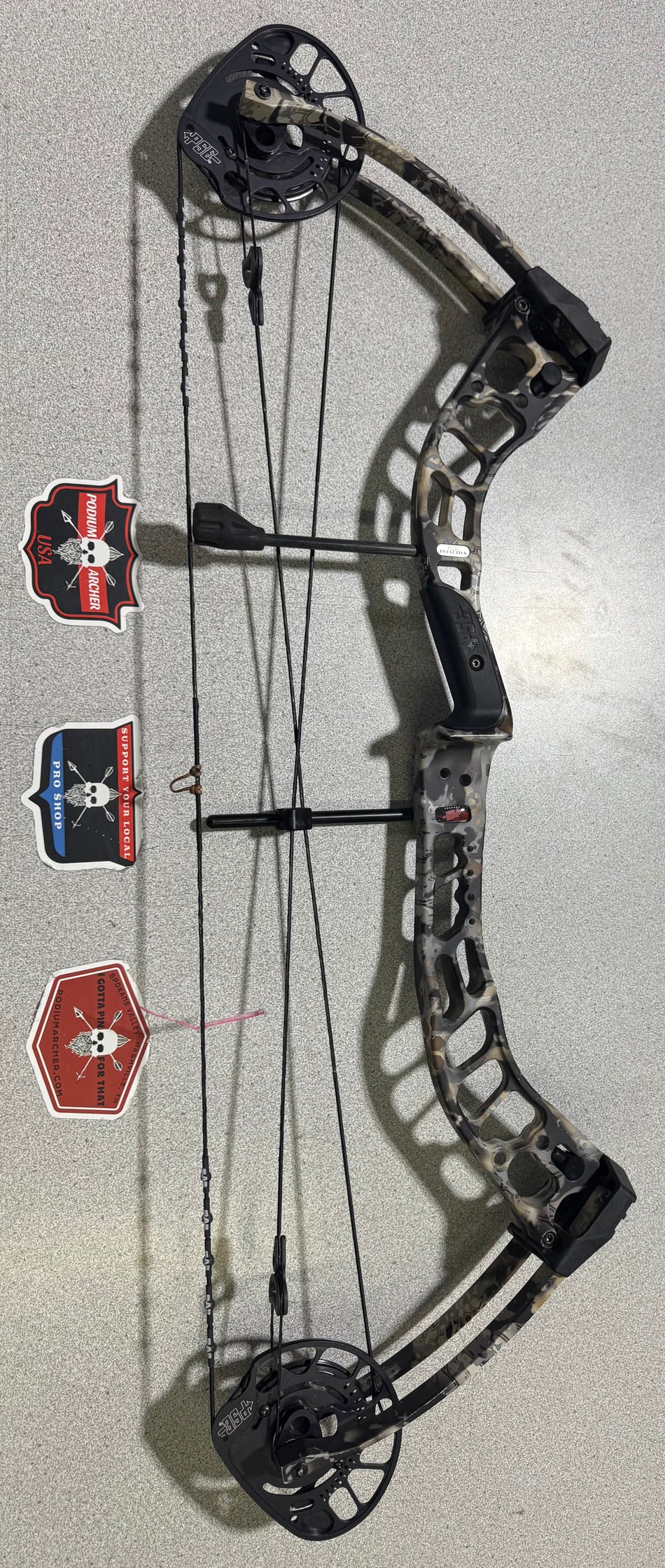 PSE BRUTE ATK - RH/KRYPTEK/70 -3268- USED BOW