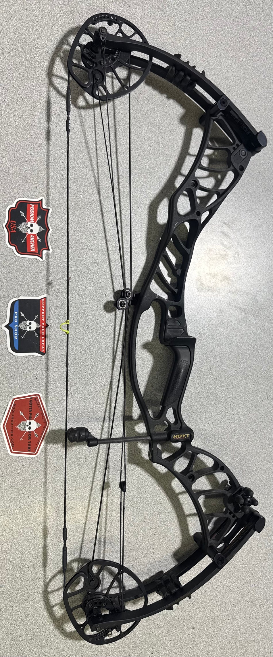 HOYT HELIX ULTRA - LH/BLACK/70 -8875- USED BOW